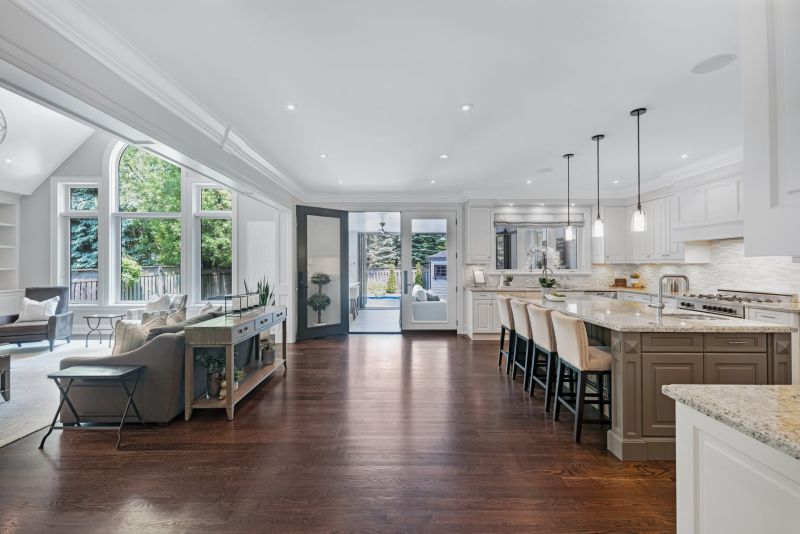 17 Wenonah Drive, Mississauga, ON