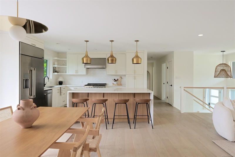 2091 Stonehewer Place, Victoria, BC