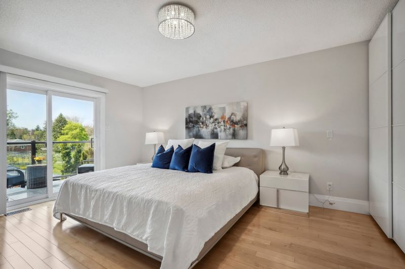 1414 Cawthra Road, Mississauga, ON