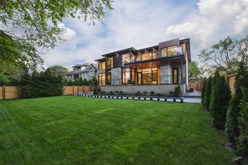 4042 Apple Valley Lane, Burlington, ON
