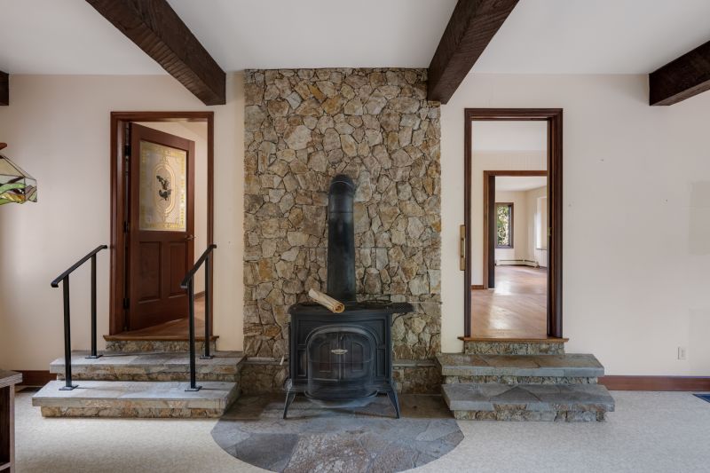 5161 Old West Saanich Rd, Victoria, BC