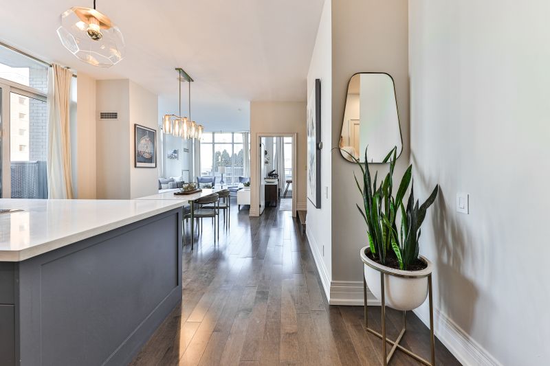112 George Street #902, Toronto, ON