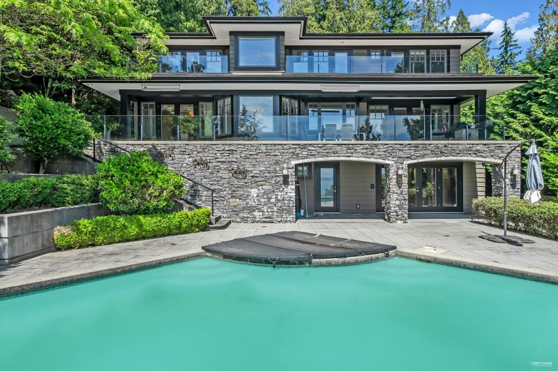 4668 Clovelly Walk, West Vancouver, BC