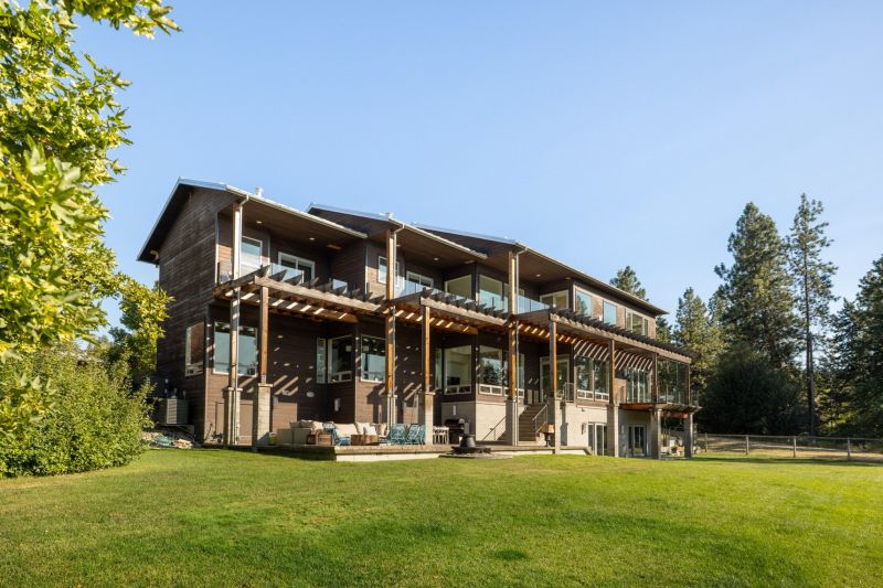 4840 Lakeshore Road, Kelowna, BC