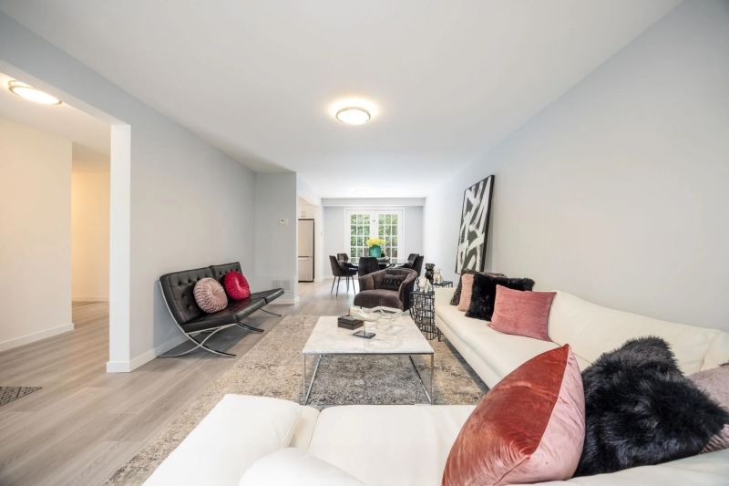 198 Romfield Circuit, Thornhill, ON