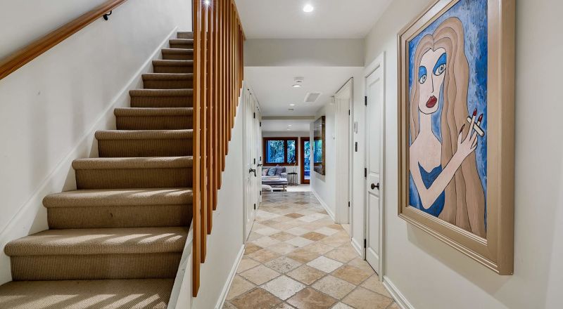 875 Aubeneau Crescent, West Vancouver, BC