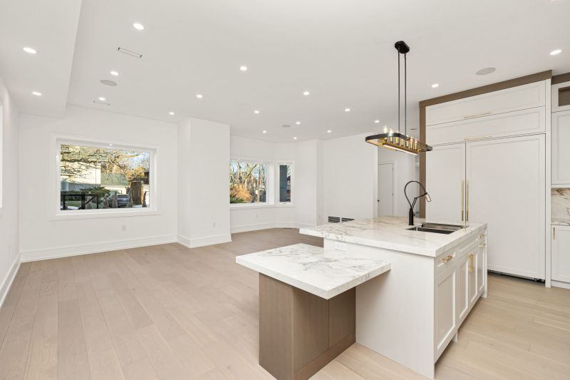 1352 Mount Pleasant Road, Toronto, ON, Canada, Toronto, ON