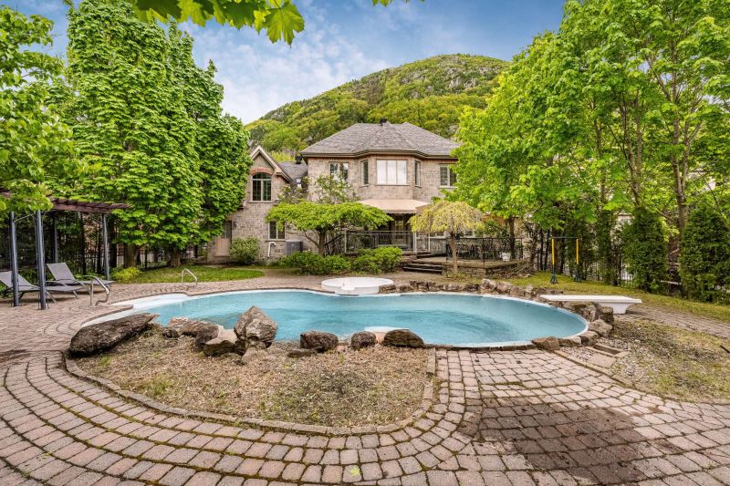 533 Rue des Falaises, Mont-Saint-Hilaire, QC