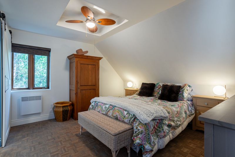 601-601a Boulevard de Mortagne, Boucherville, QC, Canada, Boucherville, QC
