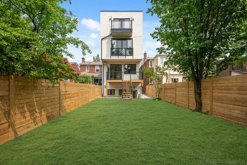 276 Wychwood Avenue, Toronto, ON