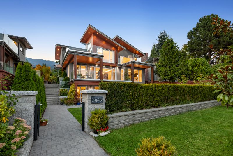 2449 Kings Avenue, West Vancouver, BC