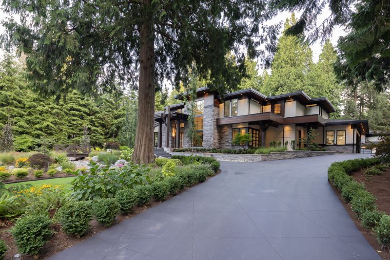 13262 Woodcrest Drive, South Surrey, BC