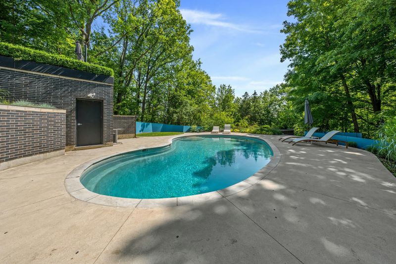 10320 Pine Valley Drive, Woodbridge, ON