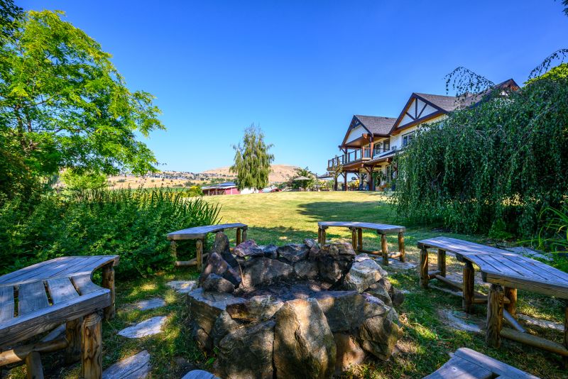 8506 Aberdeen Road, Coldstream, BC, Canada, Coldstream, BC