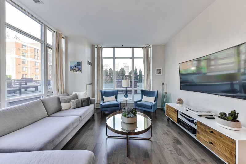112 George Street #902, Toronto, ON