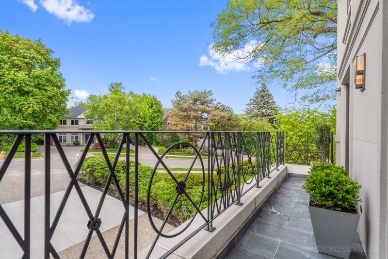 121 Forest Heights Blvd, Toronto, ON