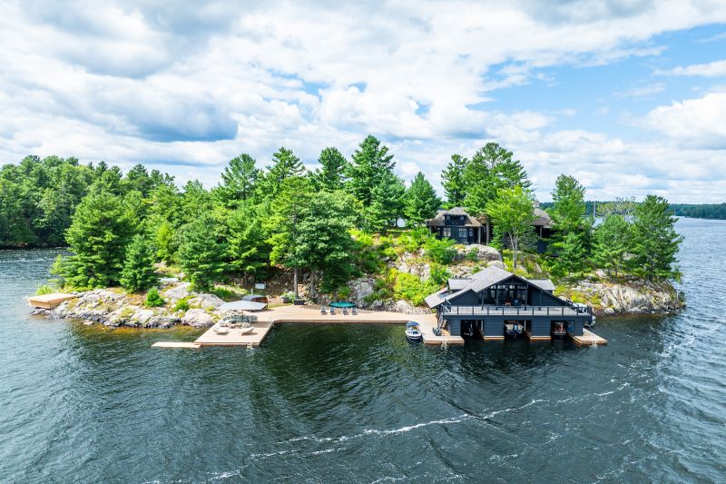 1 Onaway Island R21, Muskoka Lakes, ON