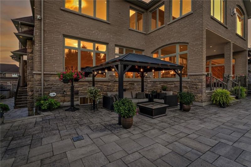219 Kirkwood Drive, Dundas, ON