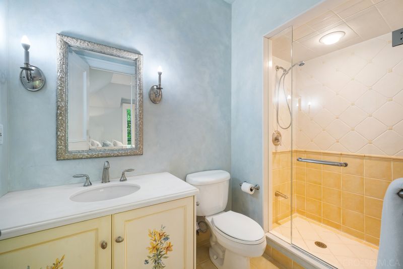 34 Dinnick Crescent, Toronto, ON