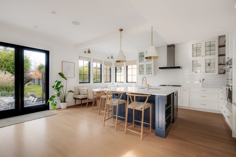 1248 Hewlett Place, Victoria, BC