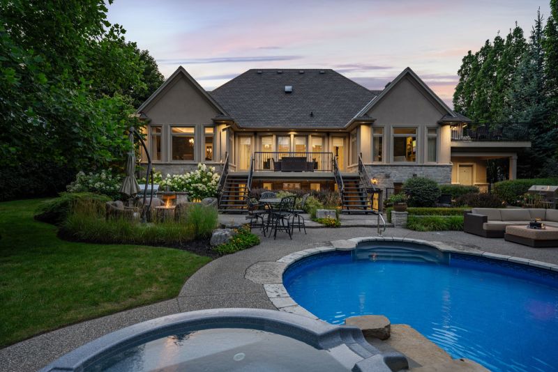 3064 St Clair Ave, Burlington, ON, Canada, Burlington, ON