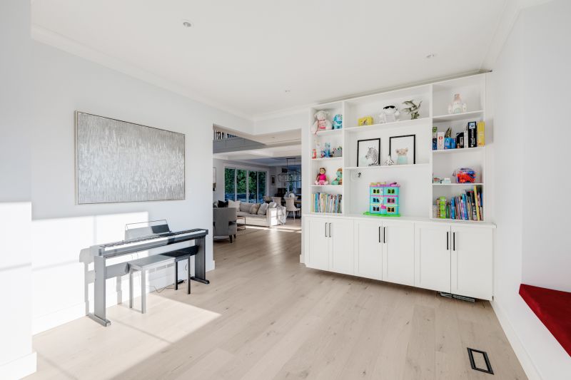 3880 Cadboro Bay Rd, Victoria, BC