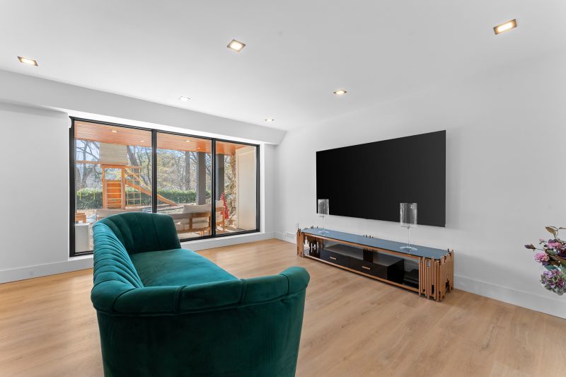 820 Glenwood Avenue, Burlington, ON