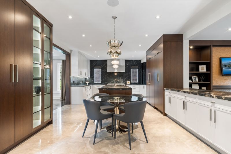 121 Forest Heights Blvd, Toronto, ON