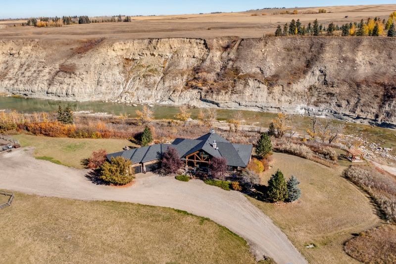 354146 104 Street East, Aldersyde, AB