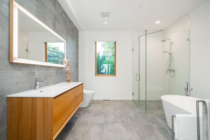 15493 Royal Avenue, White Rock, BC