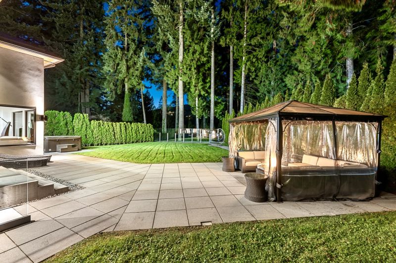 4577 Capilano Road, North Vancouver, BC, Canada, North Vancouver, BC