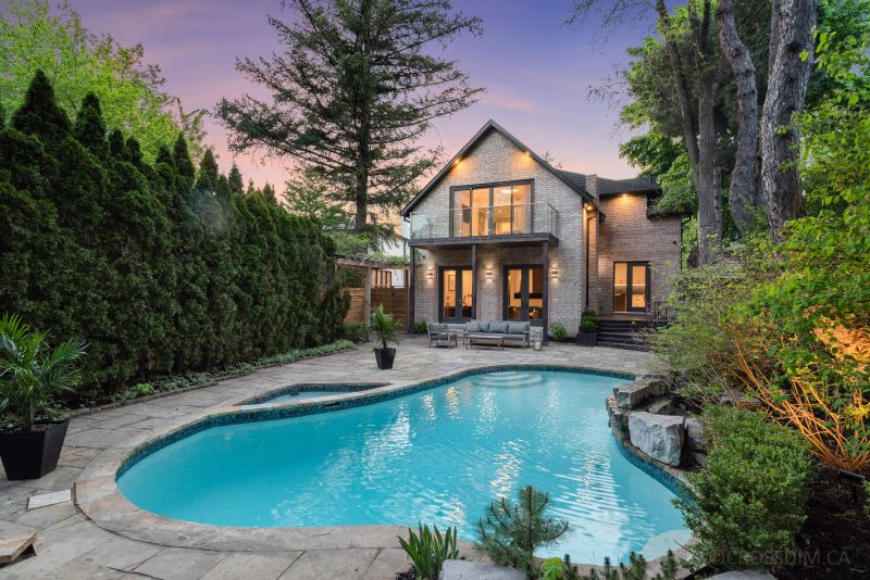 121 Forest Heights Blvd, Toronto, ON