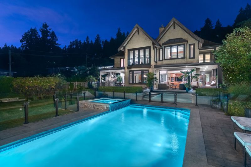 3470 Mathers Avenue, West Vancouver, BC