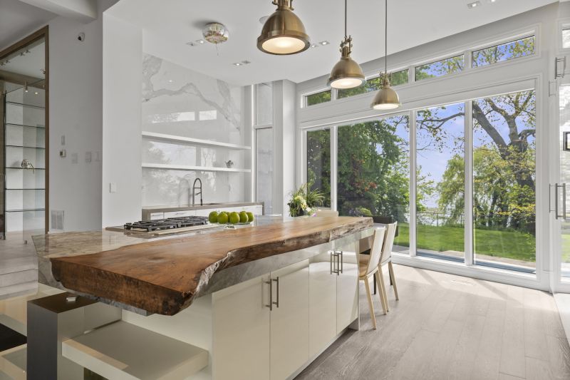 67 Lake Promenade, Etobicoke, ON