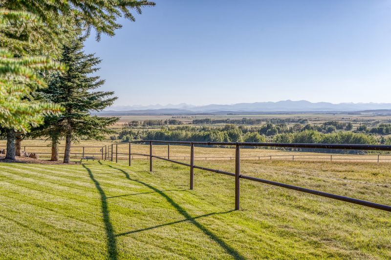 43062 Township Road 250, Calgary, AB
