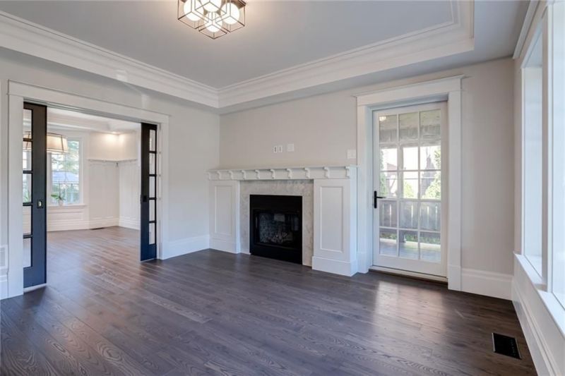 100 Kensington Avenue South, Hamilton, ON