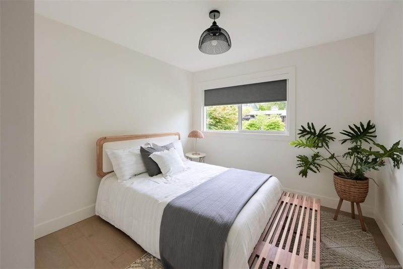 2091 Stonehewer Place, Victoria, BC