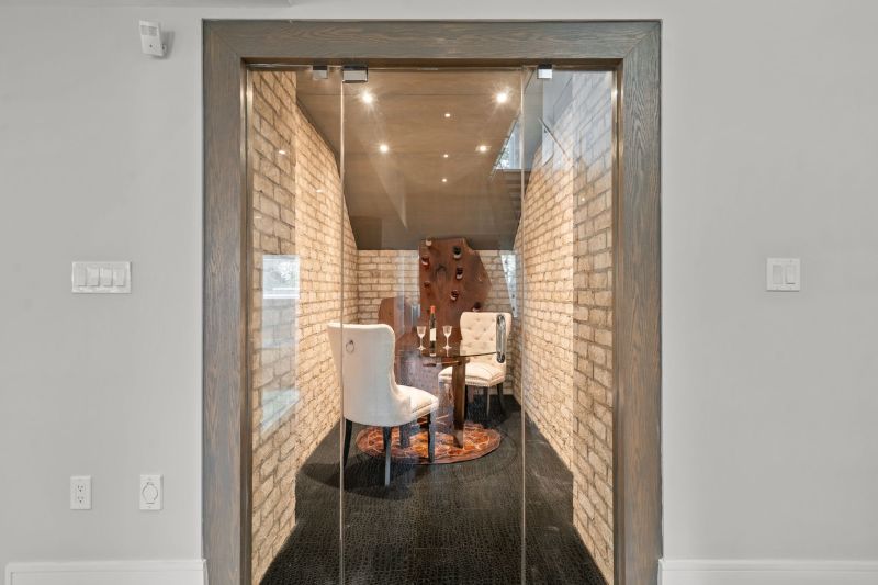 67 Lake Promenade, Etobicoke, ON