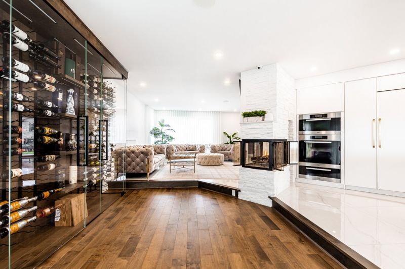 8060 Rue Rostand, Brossard