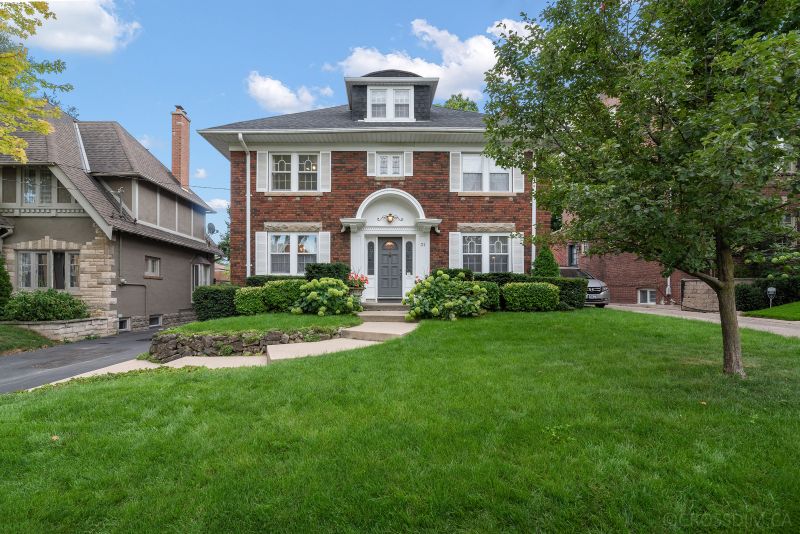 31 Hillhurst Blvd, Toronto, ON