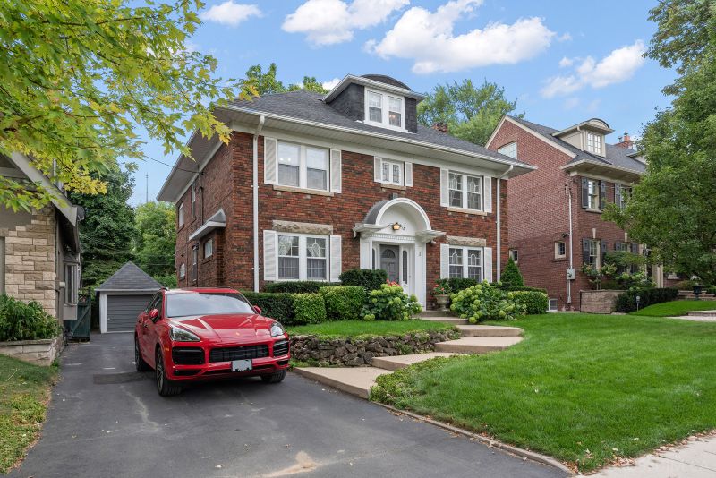 31 Hillhurst Blvd, Toronto, ON