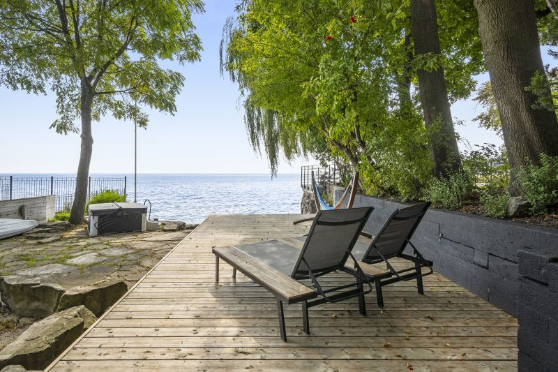 1 Lake Shore Drive, Toronto, ON
