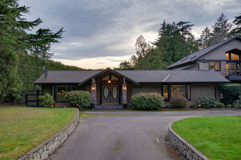 2625 Macdonald Drive East, Victoria, BC