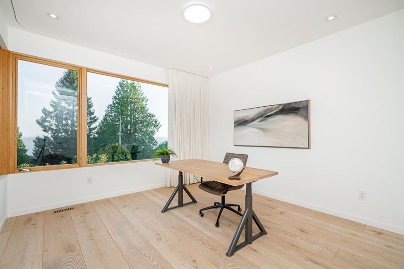 15493 Royal Avenue, White Rock, BC