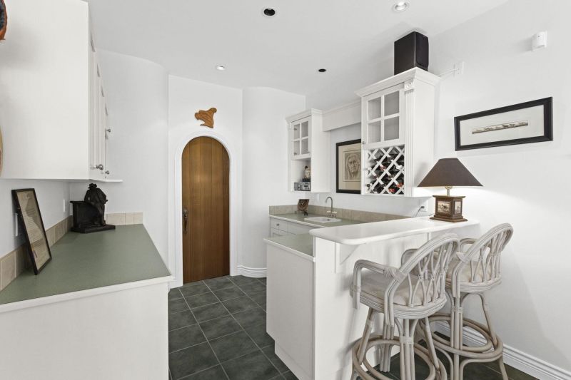 13520 13A Avenue, Surrey, BC, Canada, Surrey, BC