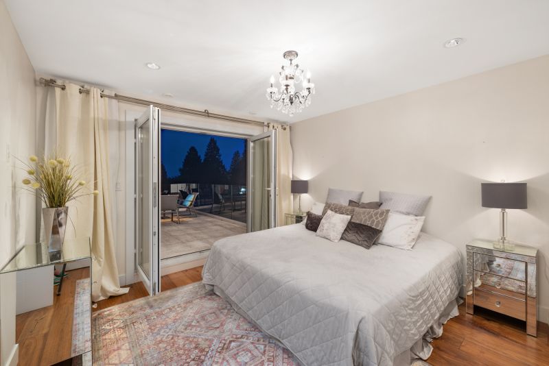 2449 Kings Avenue, West Vancouver, BC