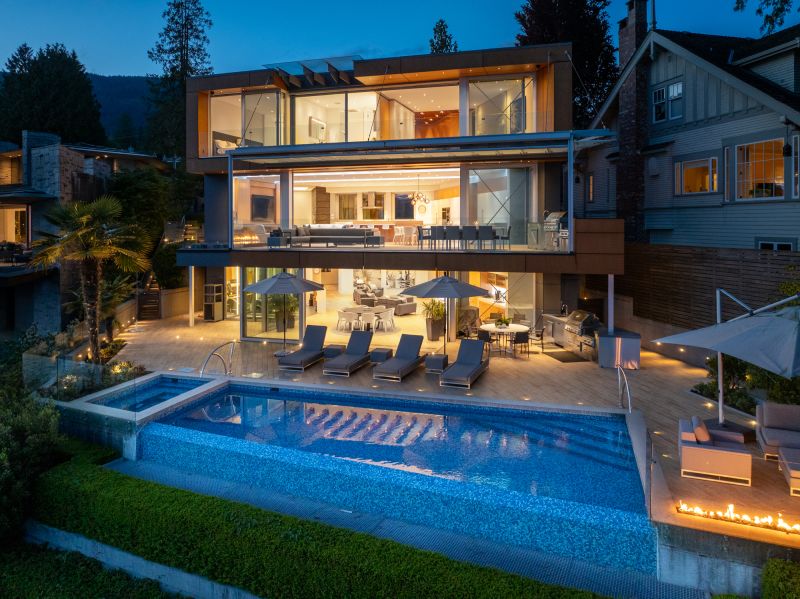 2612 Bellevue Avenue, West Vancouver, BC