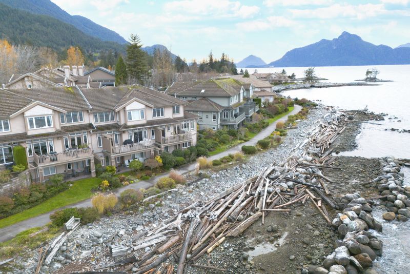 7 Beach Drive, Furry Creek, BC, Canada, Furry Creek, BC
