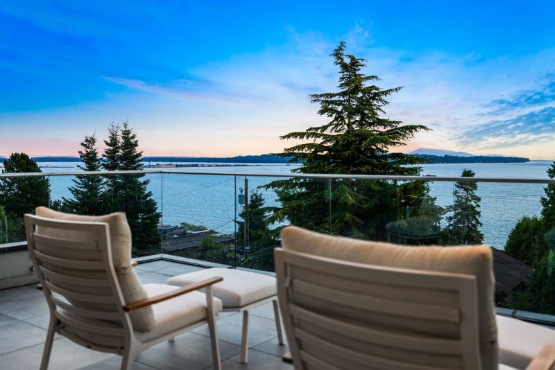 15493 Royal Avenue, White Rock, BC