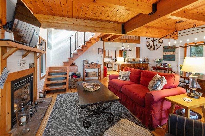 1214 Purdy Road, Windermere, ON